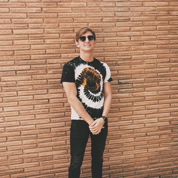 Meet your Posher, Regan - Picture 1 of 1